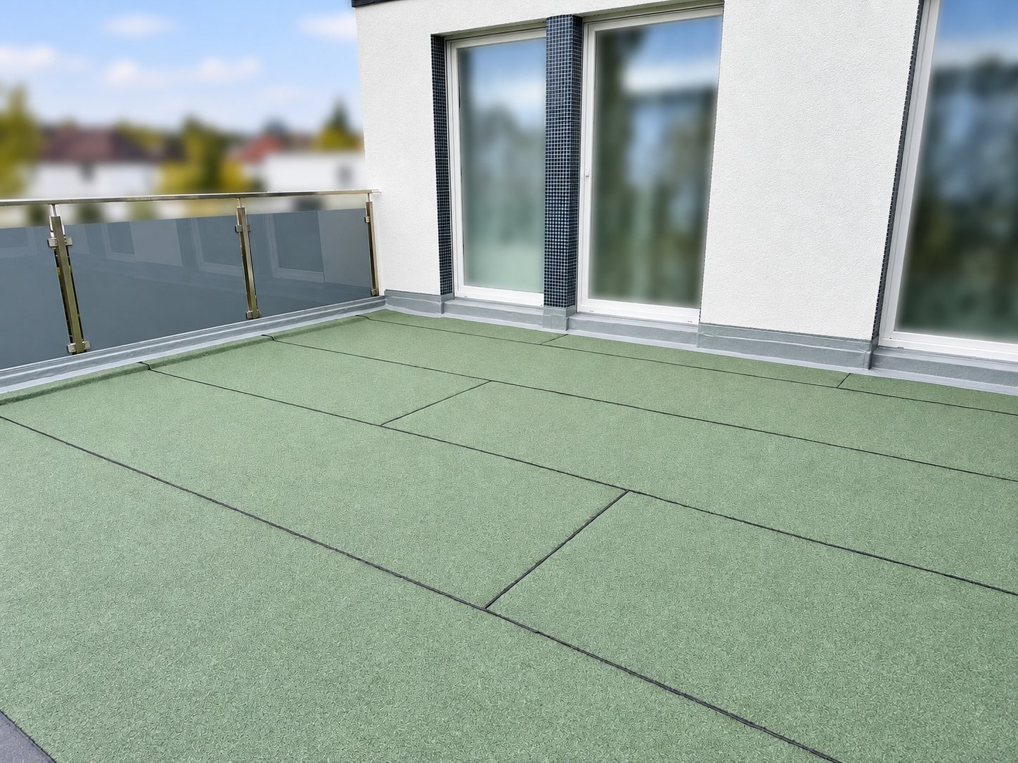 Abgedichtete Balkon- und Terrassenfläche mit sauberen Wandanschlüssen